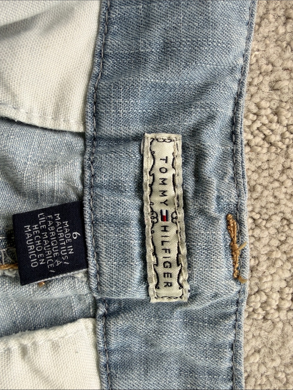 Three short lot-sizes 4 and 6-Vineyard Vines, Carve Designs and Tommy Hilfiger - Picture 6 of 9